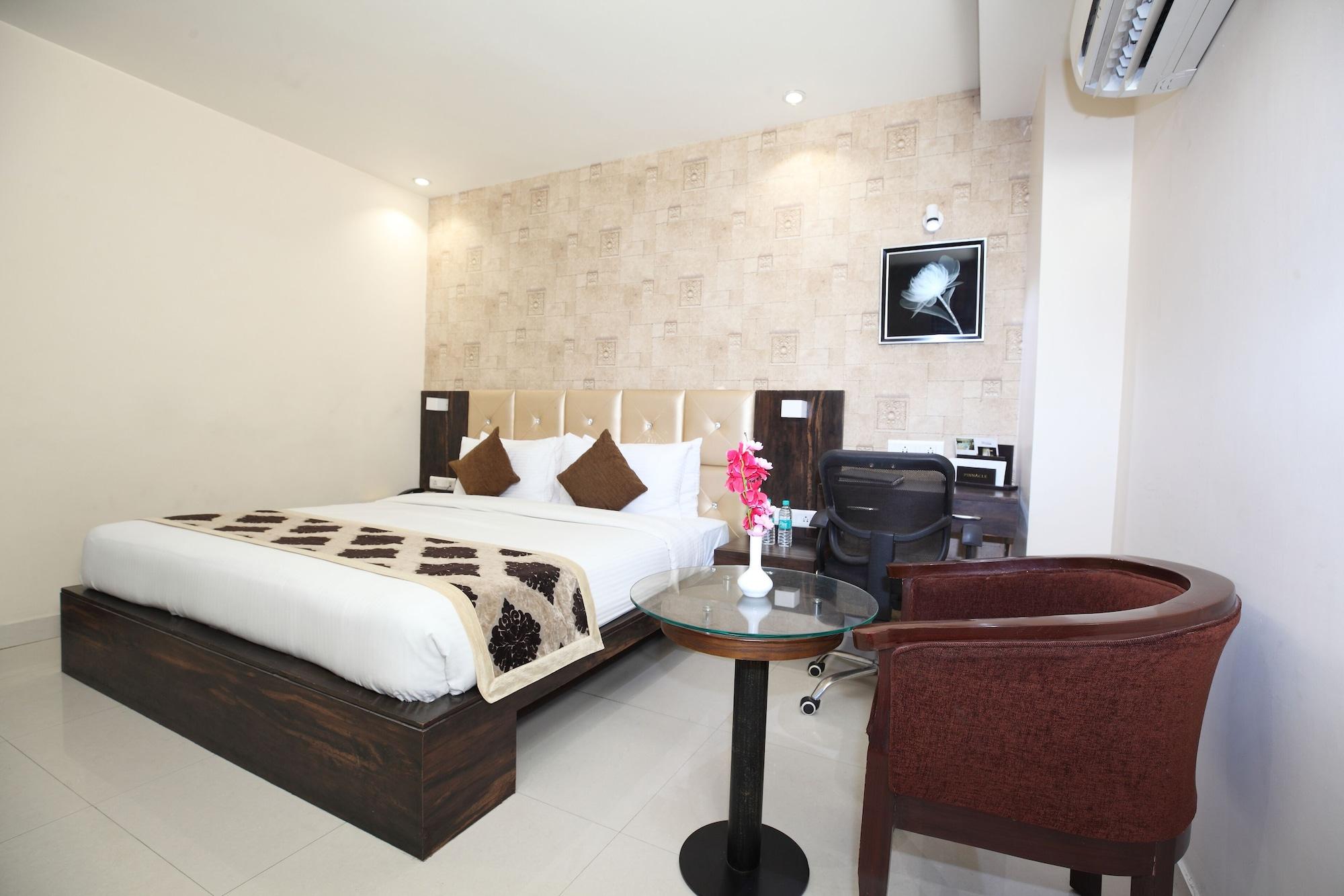 Pinnacle By Click Hotels, Лакнау Екстериор снимка