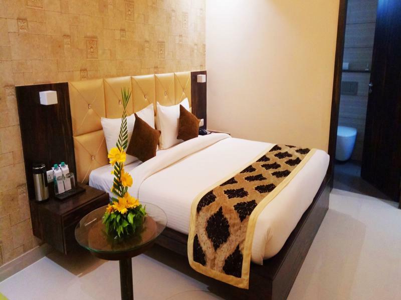 Pinnacle By Click Hotels, Лакнау Екстериор снимка