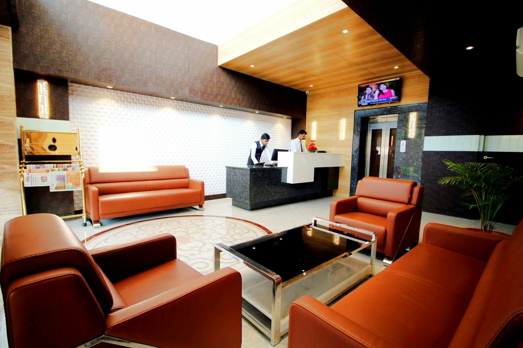 Pinnacle By Click Hotels, Лакнау Екстериор снимка
