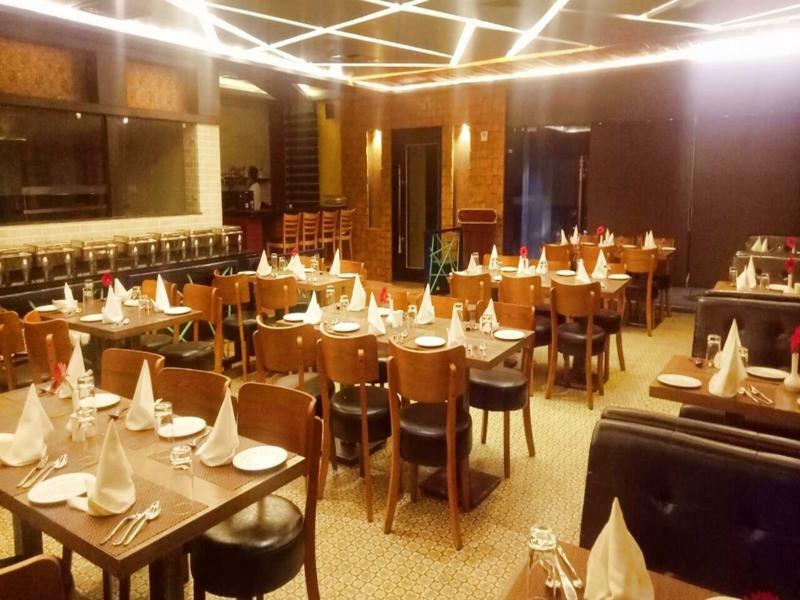 Pinnacle By Click Hotels, Лакнау Екстериор снимка